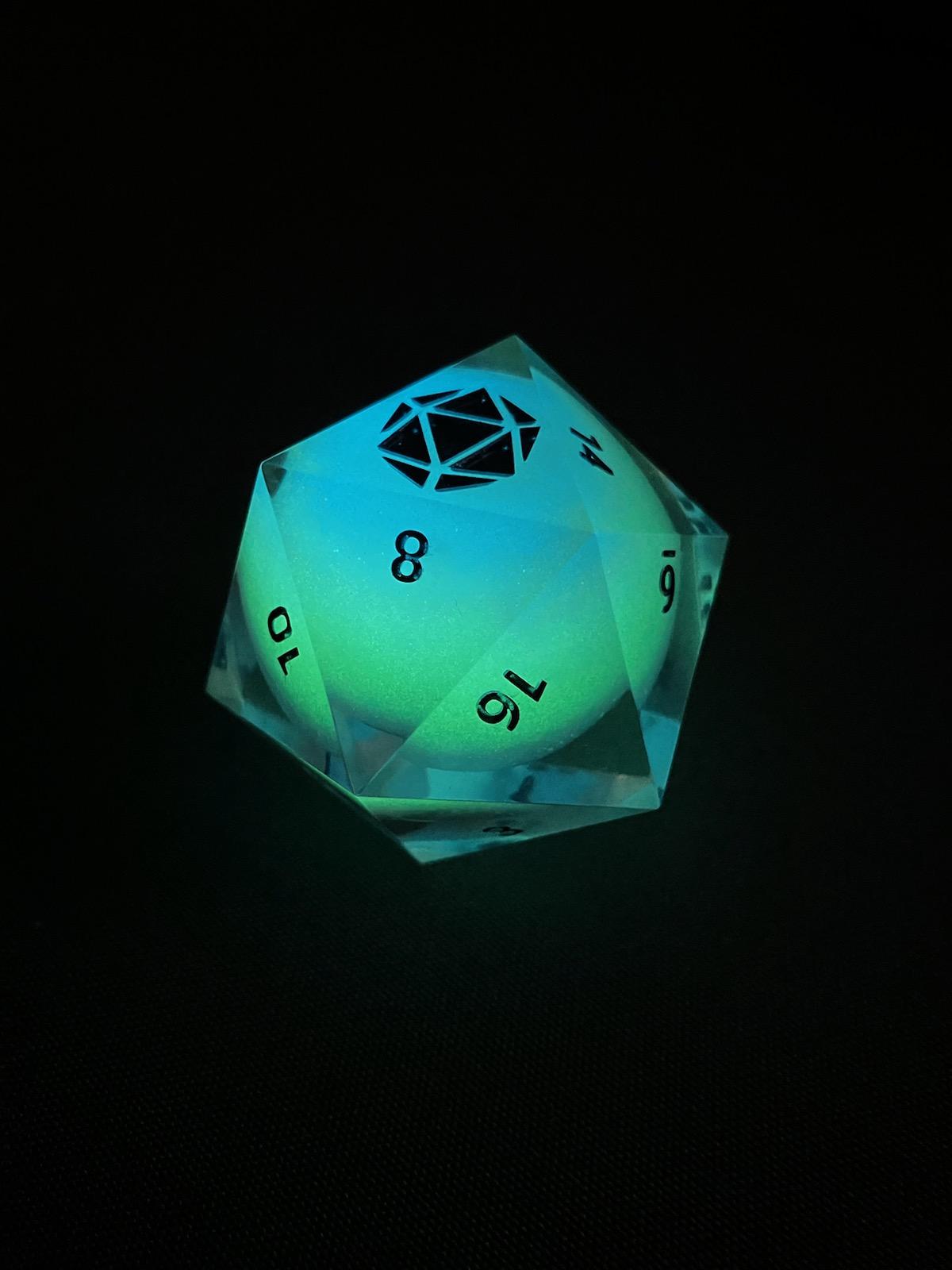 Ponder the Orb (Jumbo d20: 40mm)