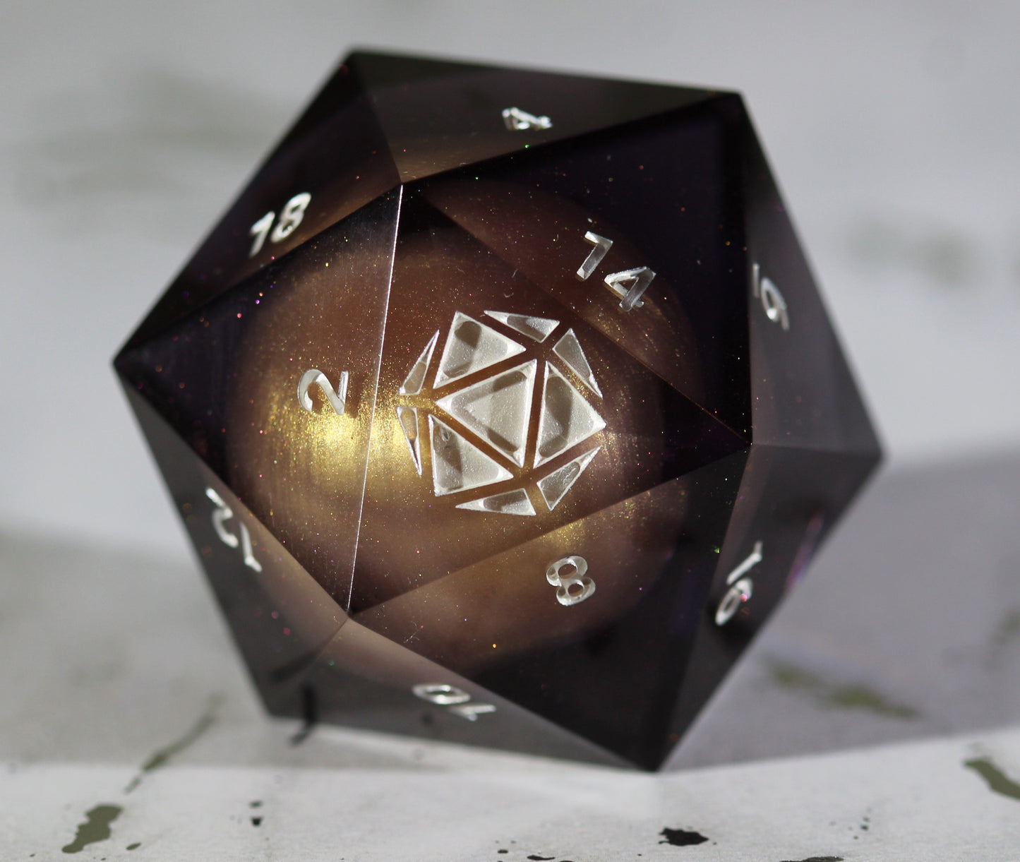 Gilded Globe (Jumbo d20: 40mm)